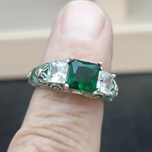 Sterling Silver Ring Green Center Stone Enameled Size 8 Hearts - Picture 7 of 9